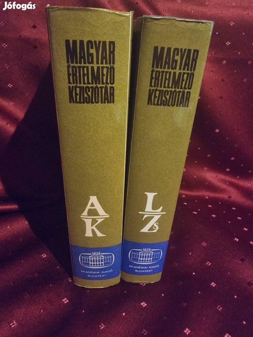 Magyar értelmező kézi szótár I-II