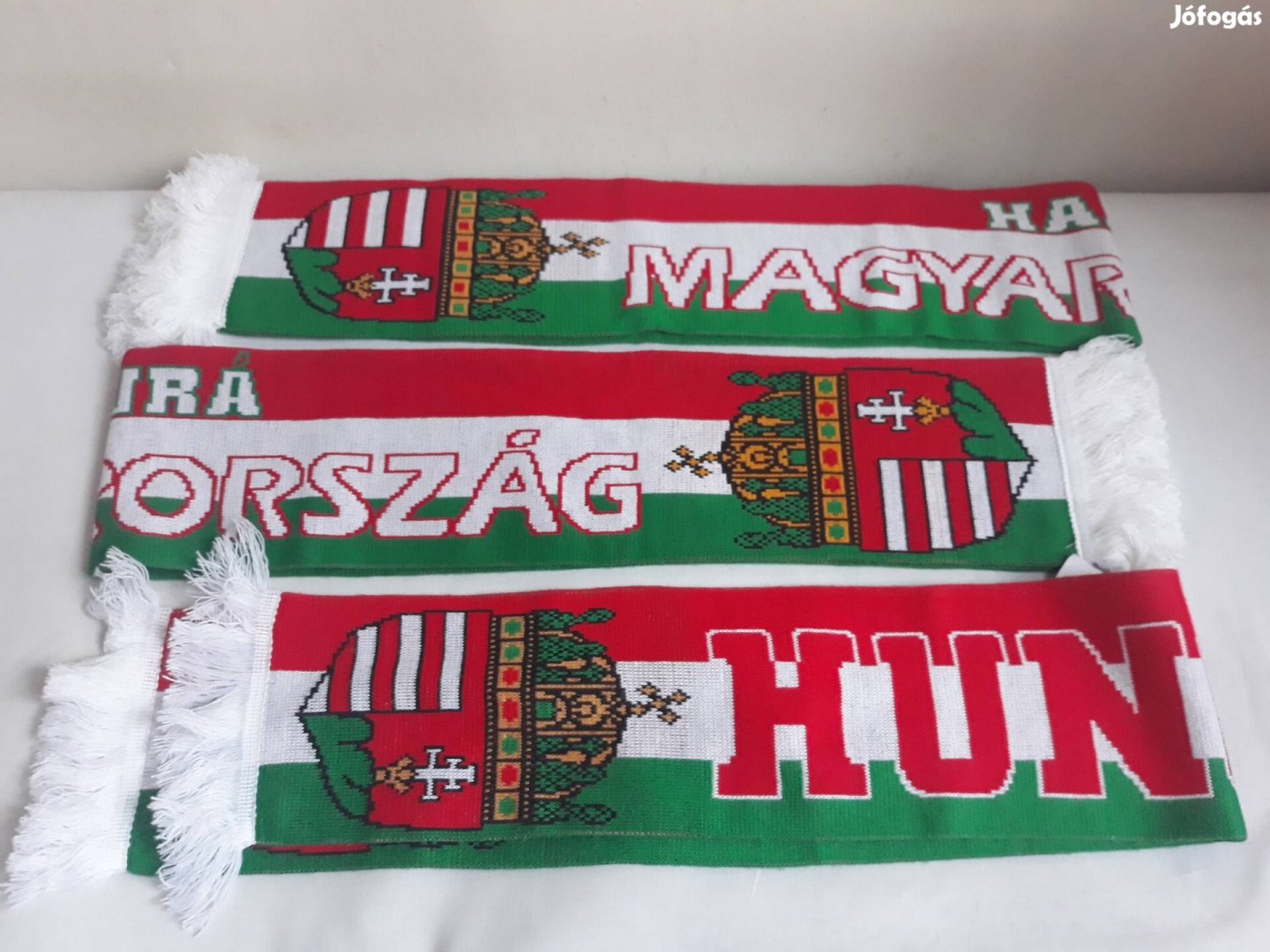 Magyar és külföldi focis szurkolói sálak