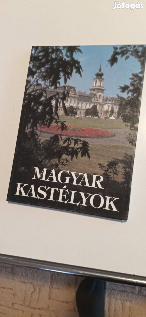 Magyar kastélyok nagyalakú szép könyv tudományo leírásokkal