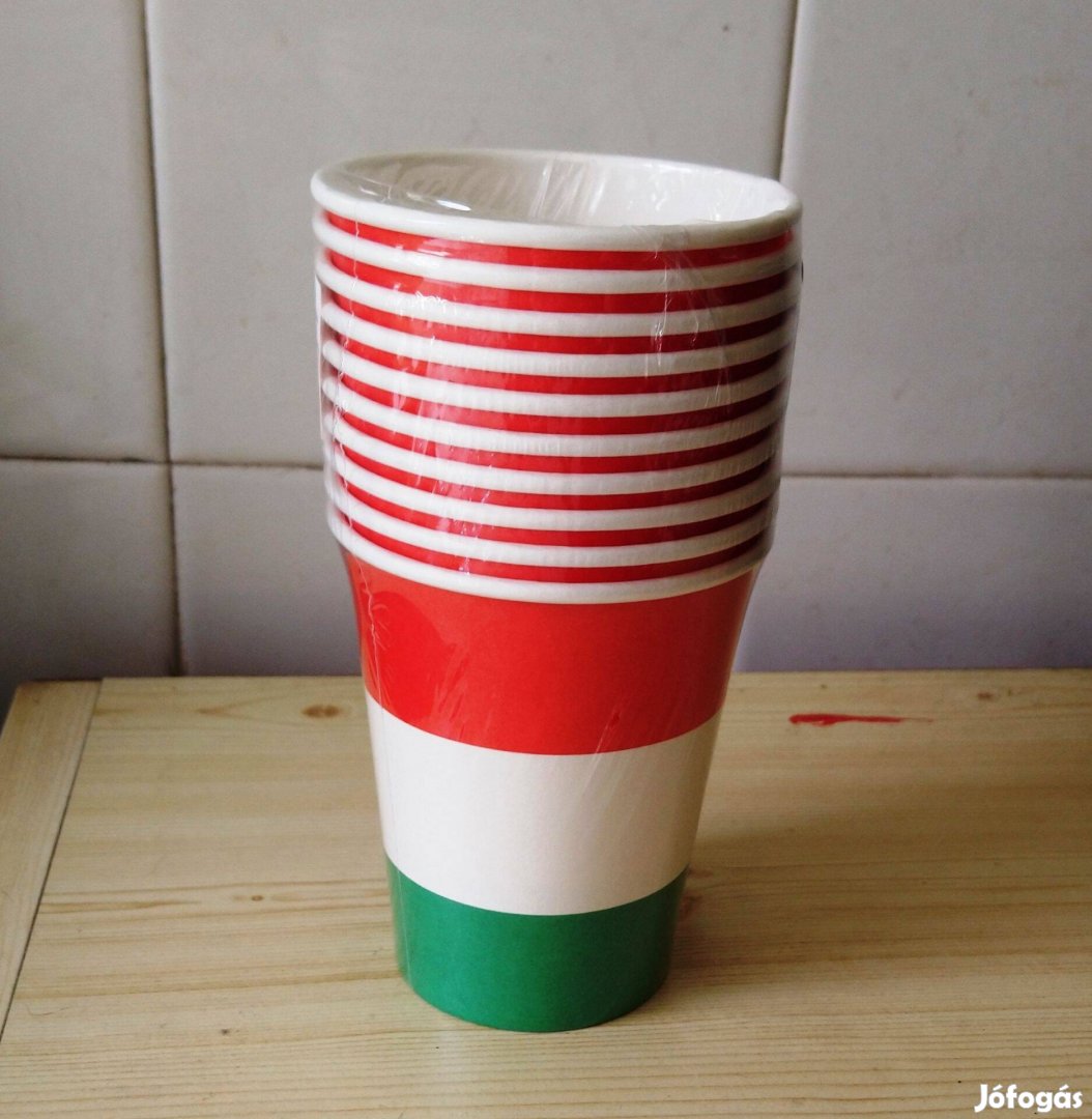 Magyar zászlós papírpohár szett Új
