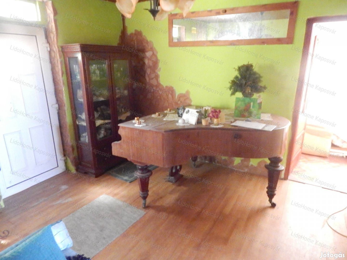 Magyaregresi családi ház + a teljes antik bútorzat eladó!