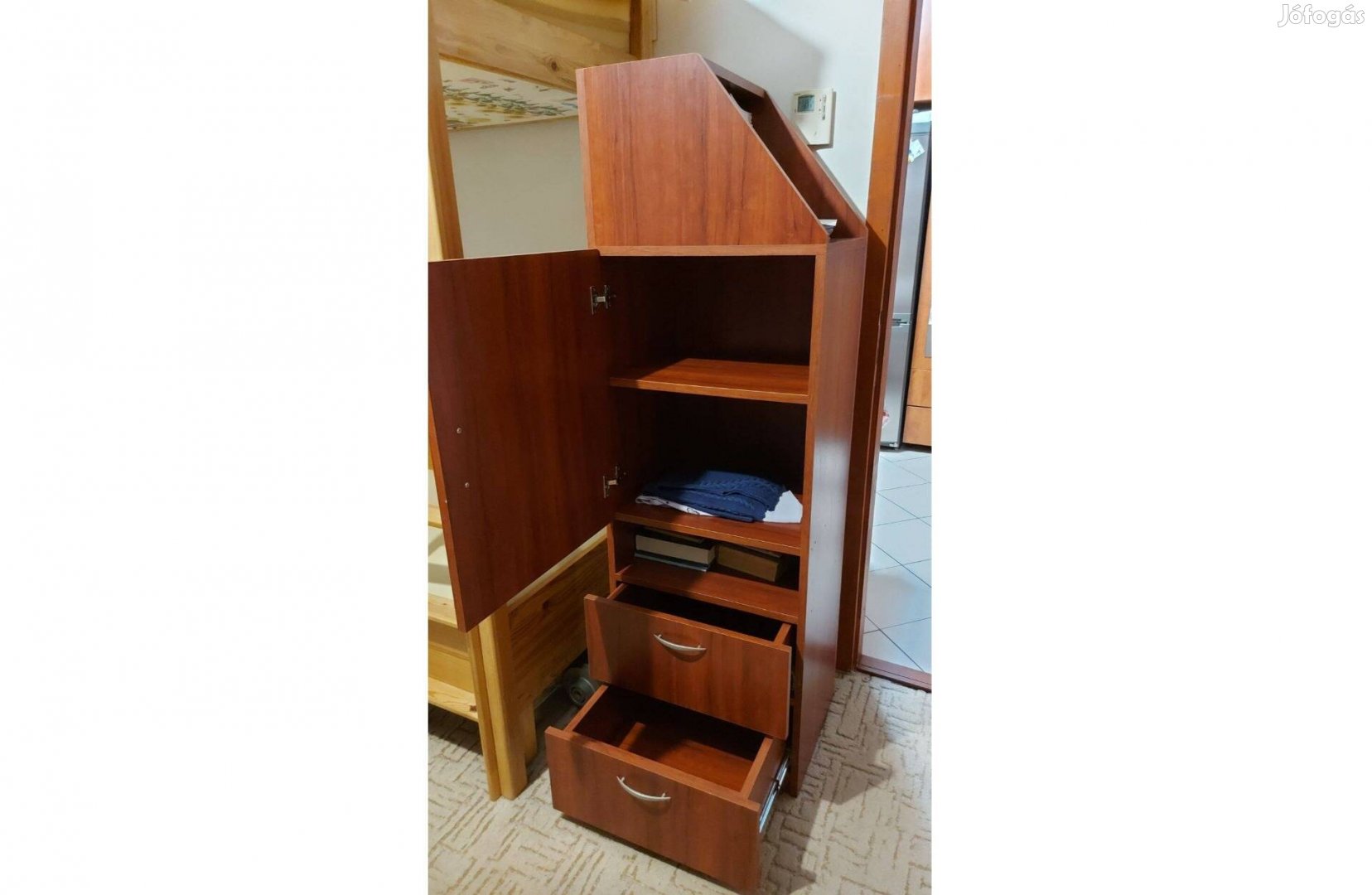 Mahagóni egyedi szekrény eladó