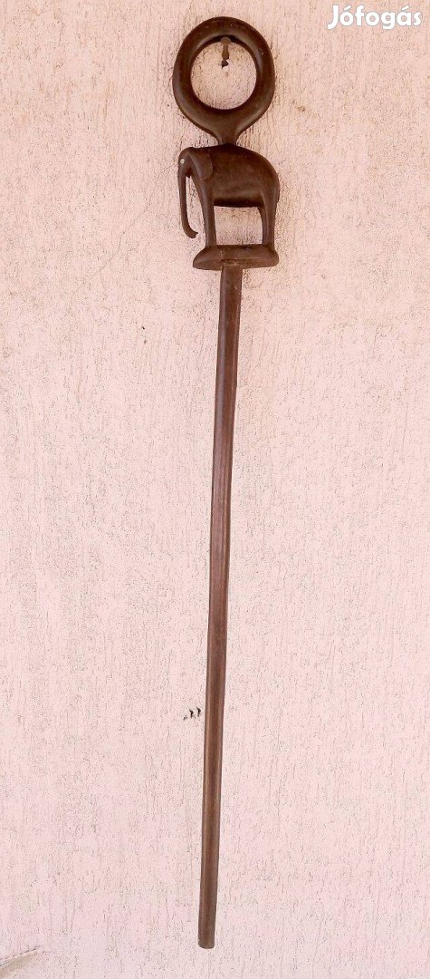 Mahagóni elefánt szobros sétapálca, restaurált állapotban,