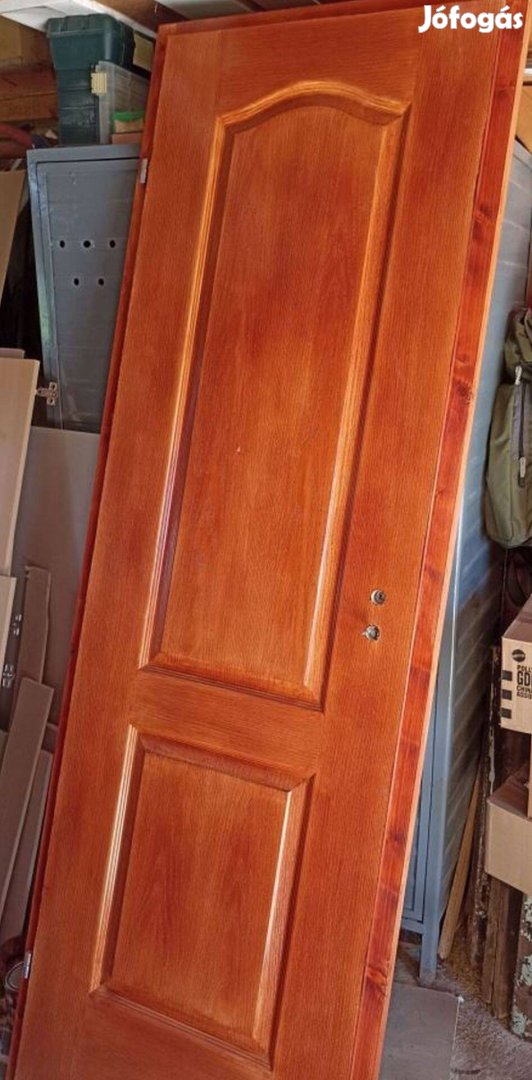 Mahagóni színre festett beltéri ajtó eladó