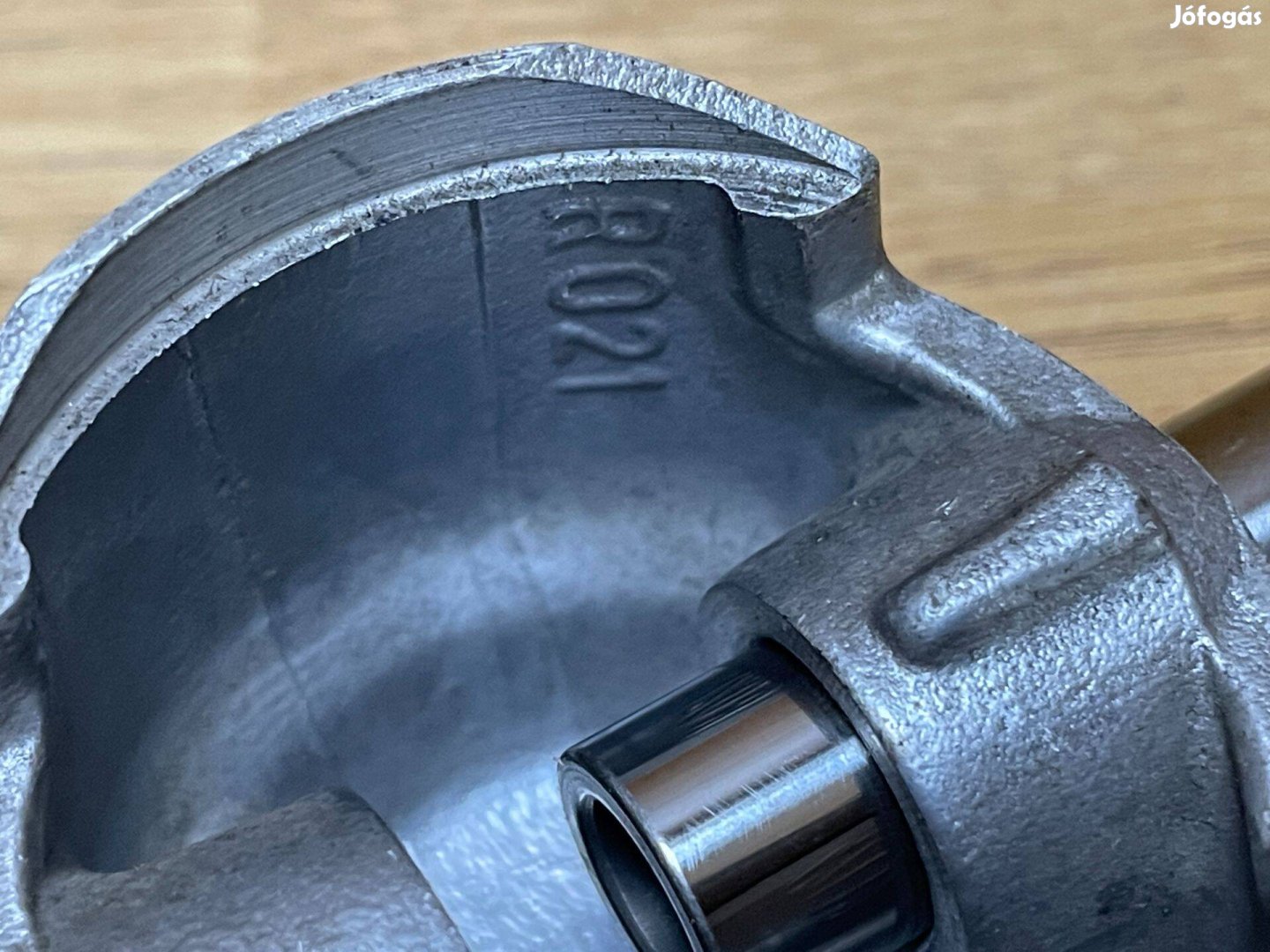 Mahle 47L12 R021 "A" láncfűrész dugattyú eladó. 47mm