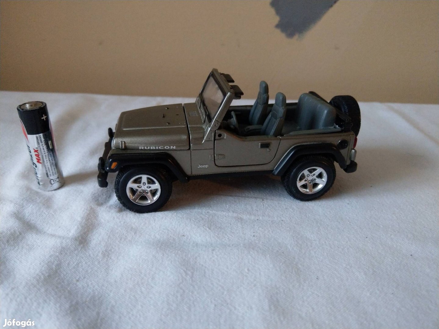 Maistro Jeep Wrangler Rubica 1:27 modell autó