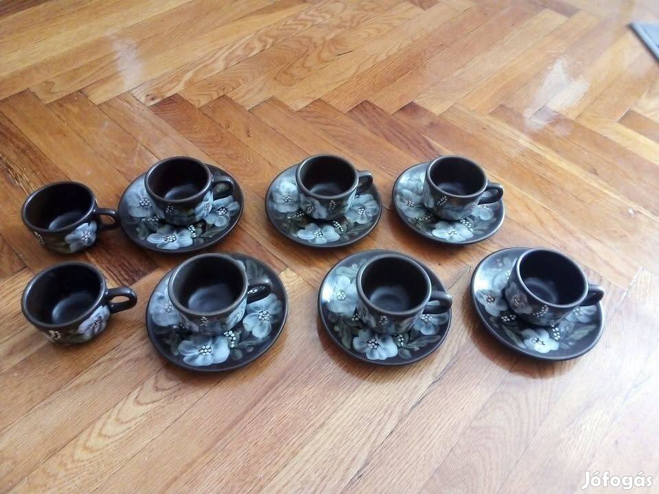 Majolika kávéscsésze 8 db és csészealj 6 db