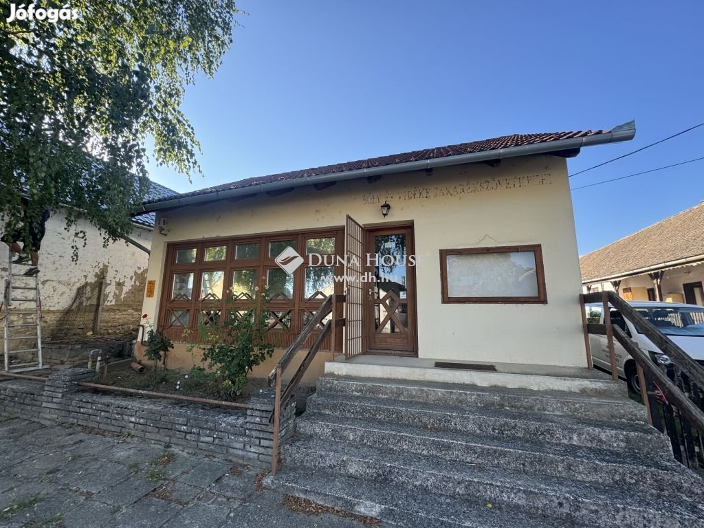 Majsi 50 nm-es ház eladó