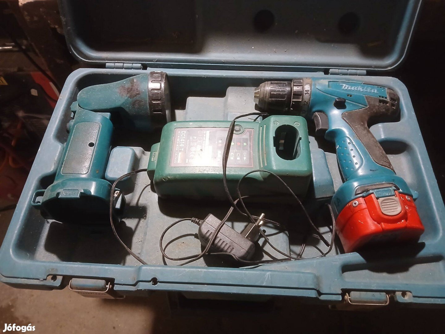 Makita 12V csavarbehajtó szett kofferral akku hibás