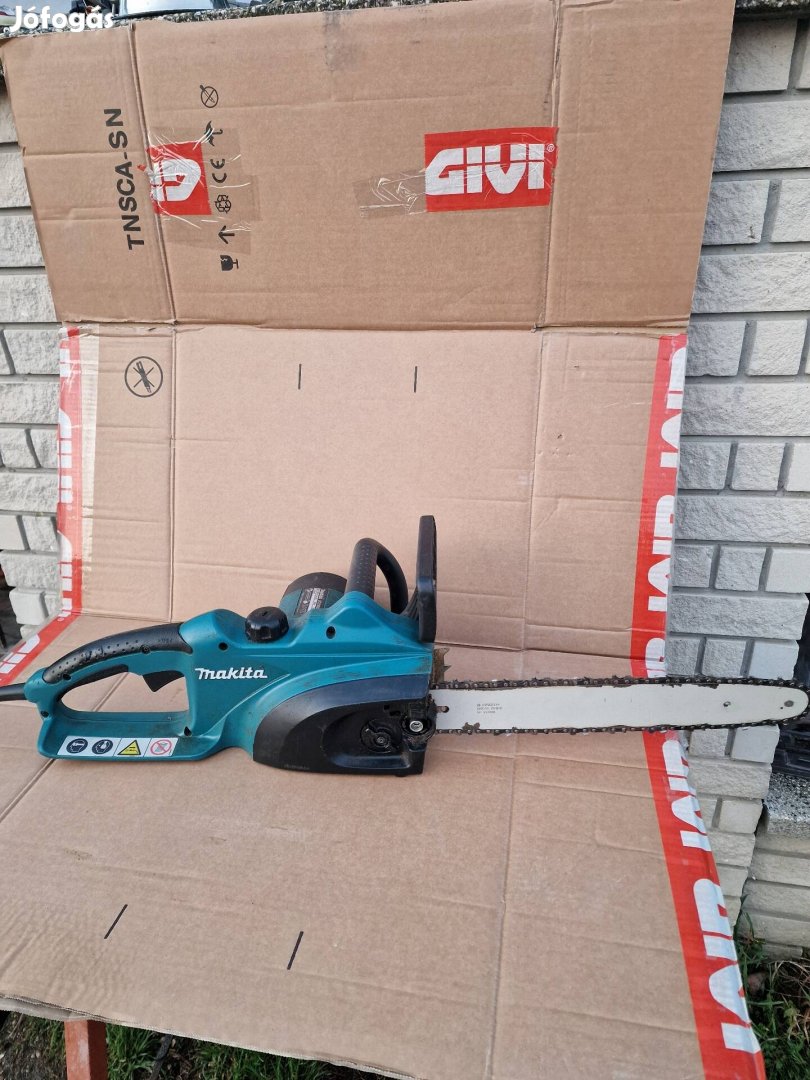 Makita 1800 W-os elektromos láncfűrész 