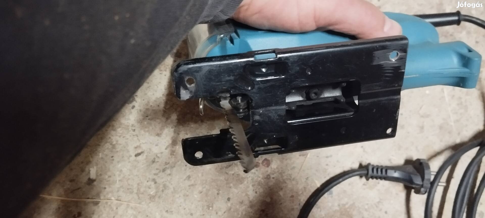 Makita 4327 fűrész 