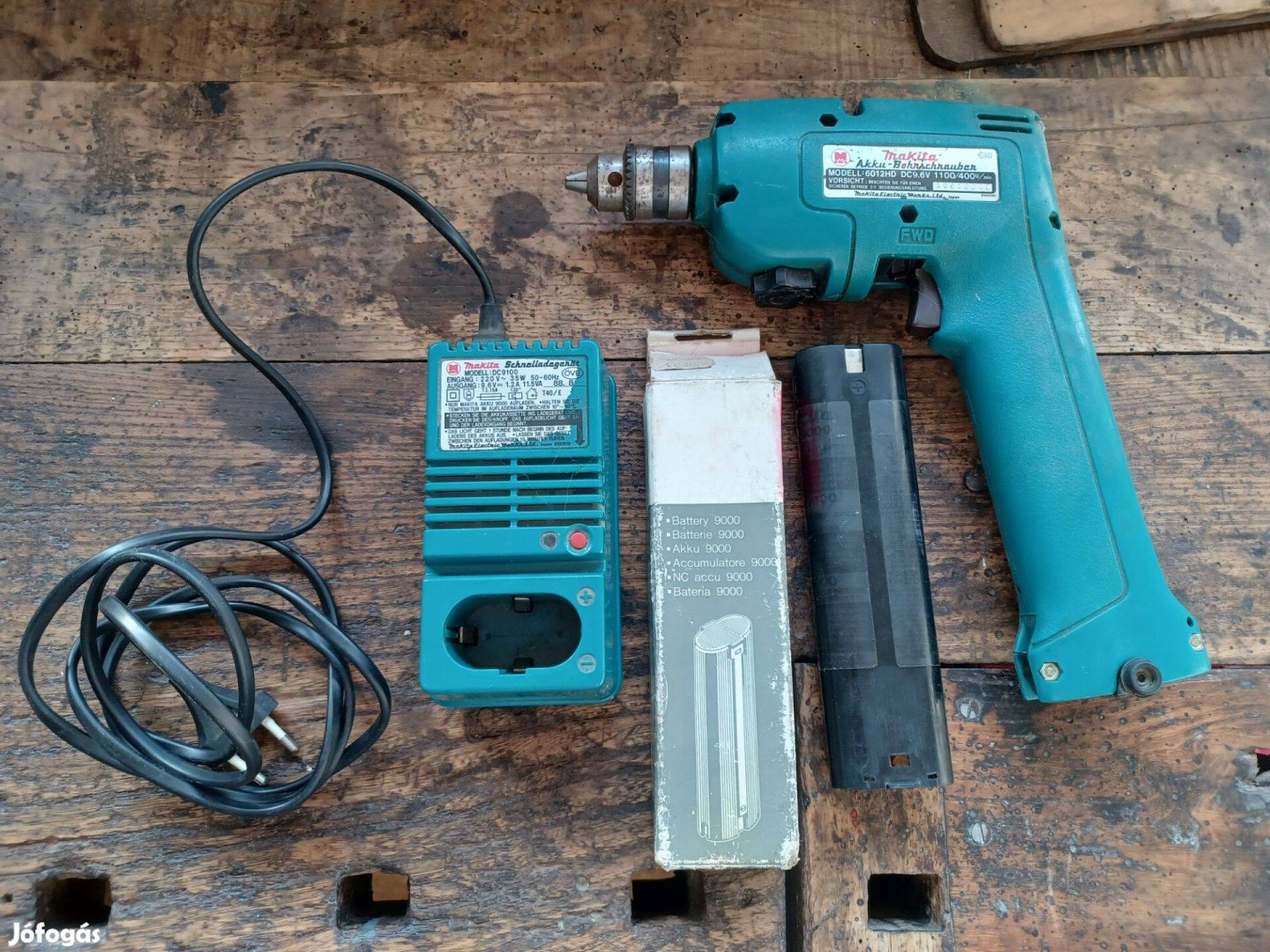 Makita 6012HD akksis fúrógép tartózékával alkatrésznek eladó