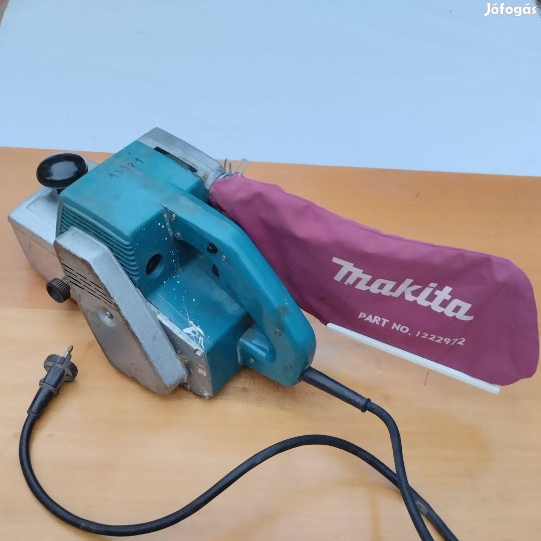 Makita 9401 tip. 100 mm széles szalagcsiszoló,1040