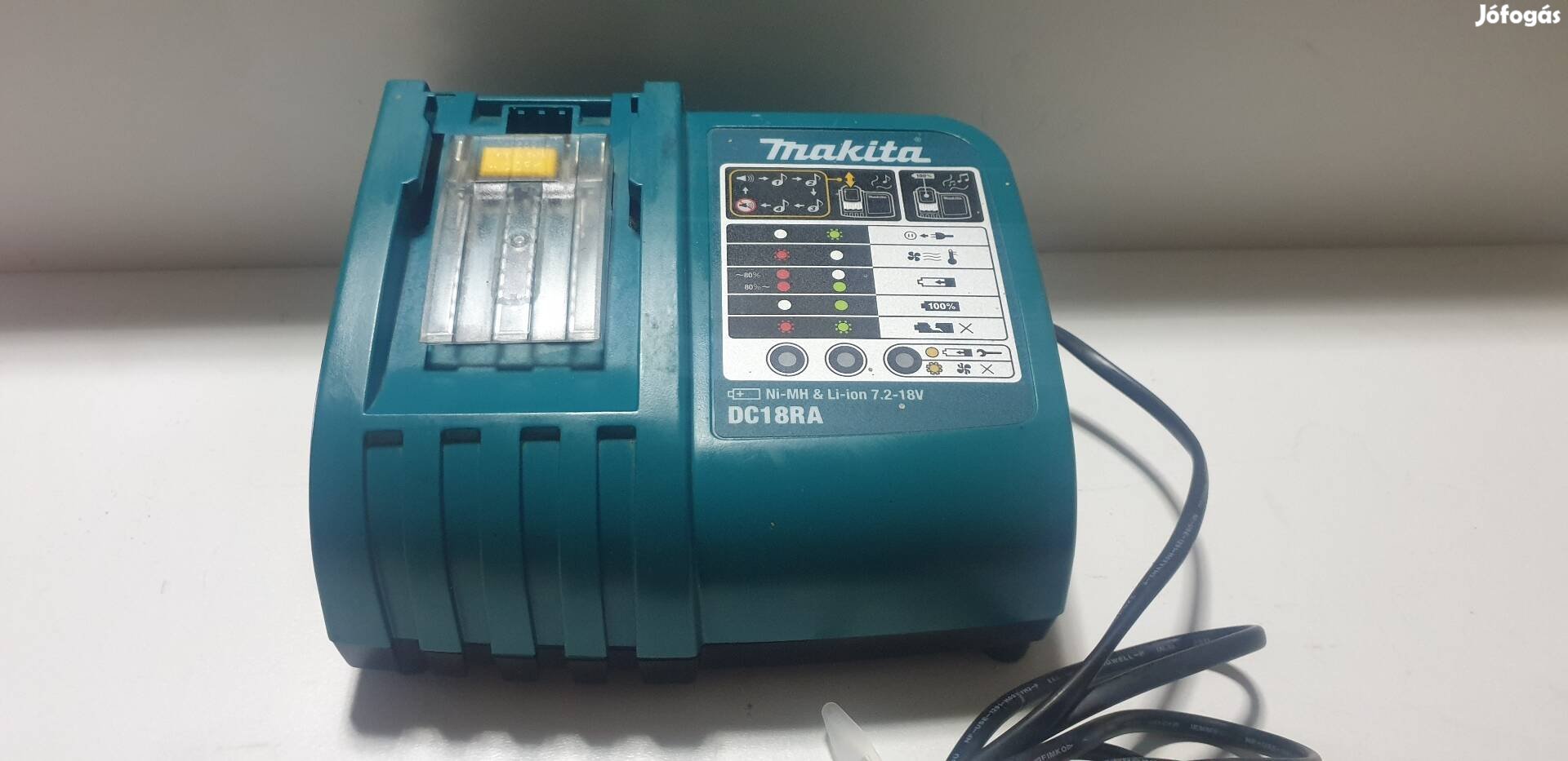 Makita 9A-Es akkus gyorstöltő 