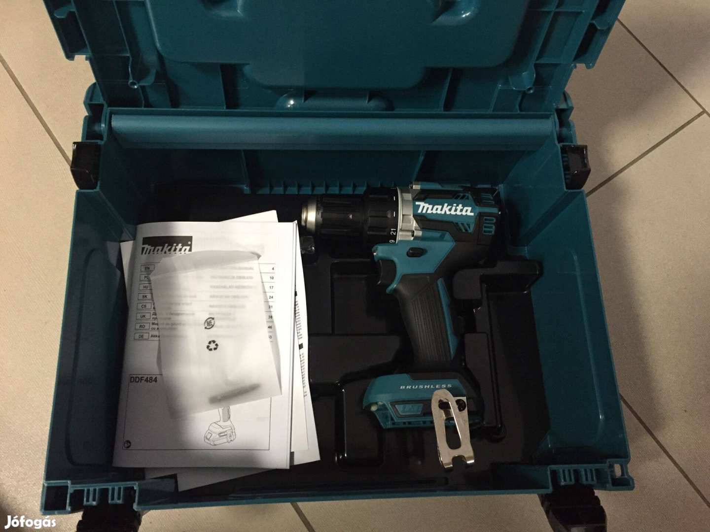 Makita DDF484Z Akksis fúró-csavarbehajtó kofferban (akku-töltő nélkül)