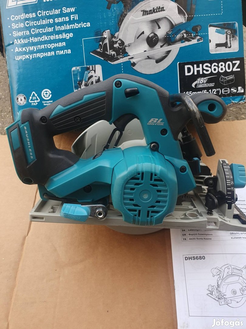 Makita DHS680Z akkus körfűrész 18 V keveset használt