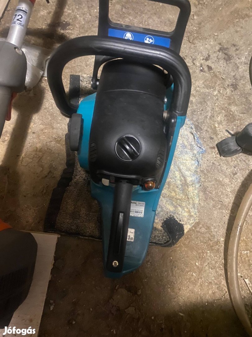 Makita EA4300F benzinmotoros fűrész