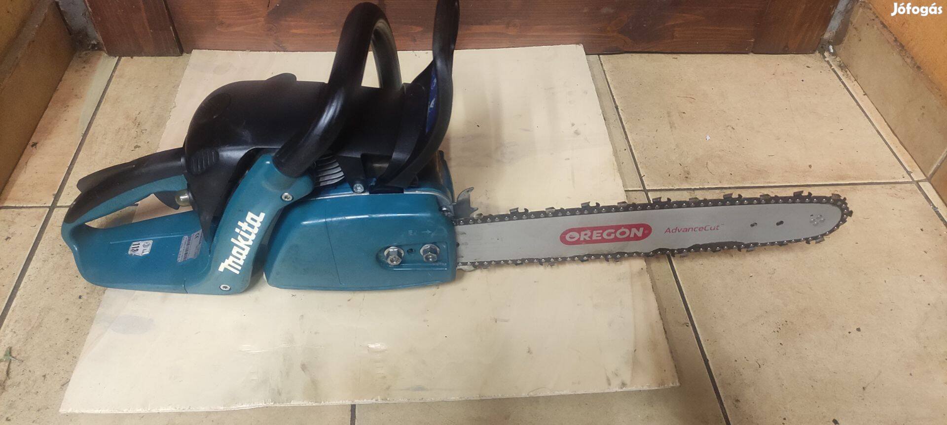 Makita EA 4300 F láncfűrész