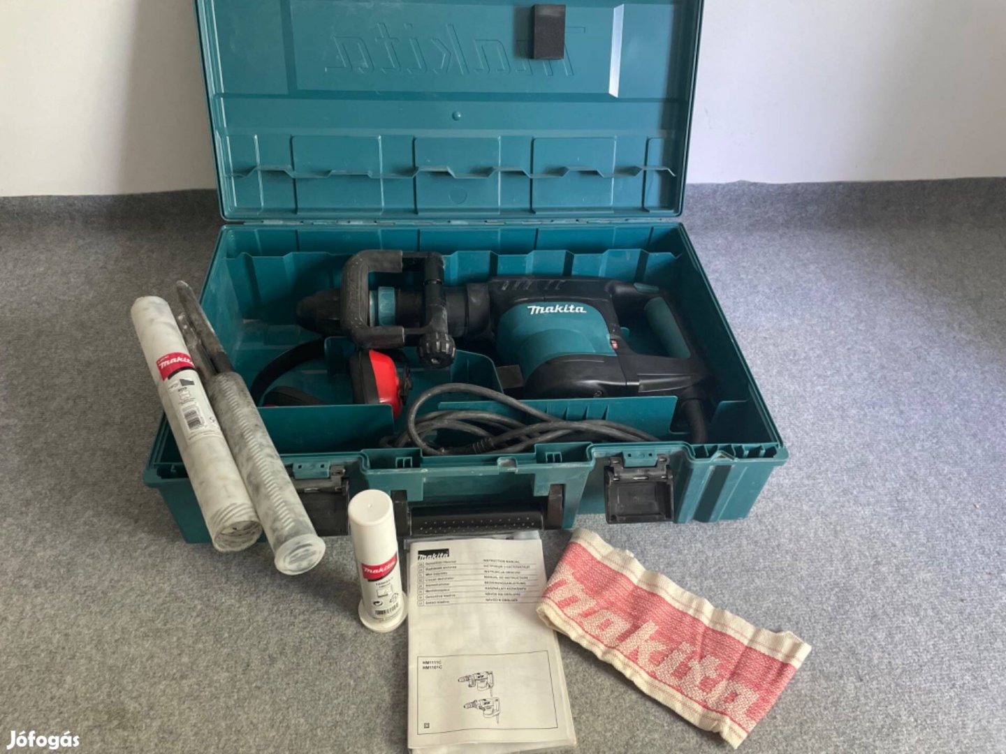 Makita HM1101C Bontókalapács SDS-Max (1300W/11,5J)