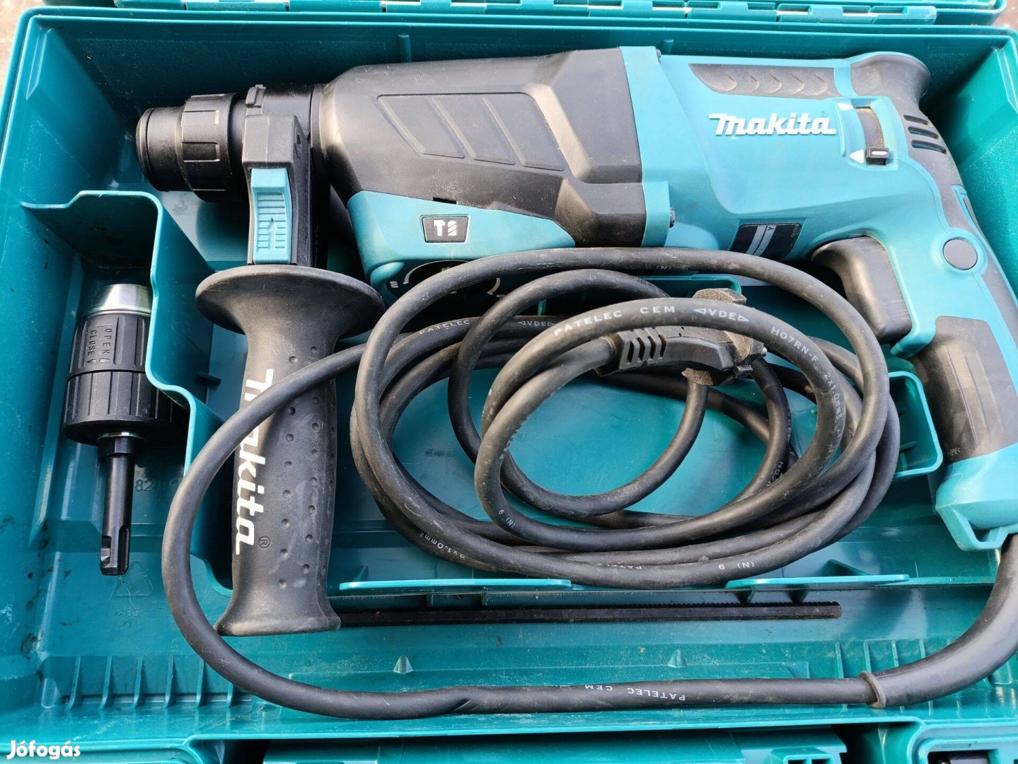 Makita HR2630X7 Fúró-vésőkalapács kofferben (800W/2,4J) + Gyorstokmány