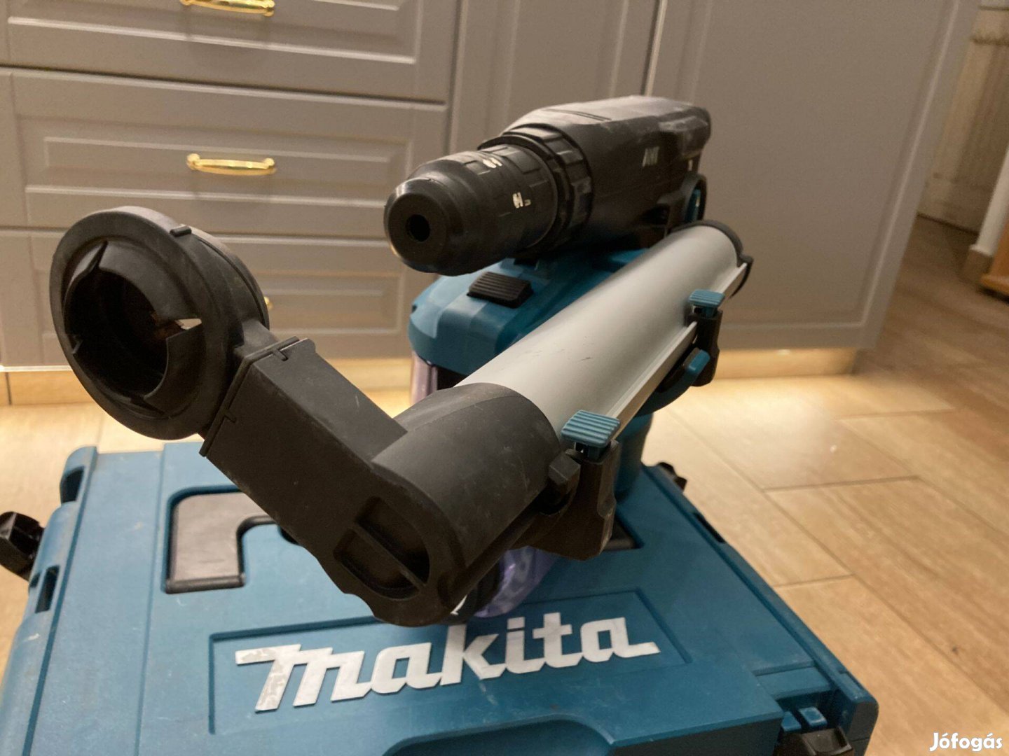 Makita HR3012Fcwj SDS_Plus Fúró- és vésőkalapács porelszívó feltéttel