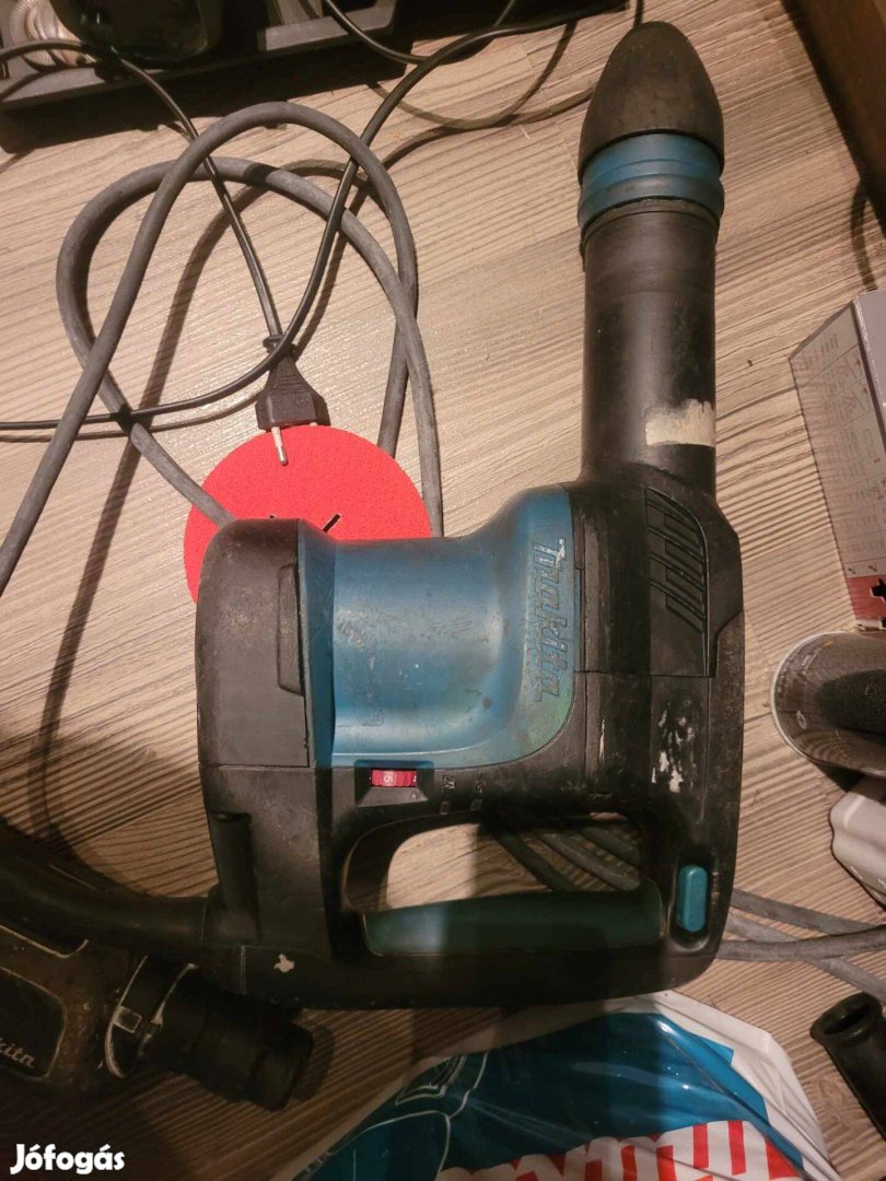 Makita Hm0870c