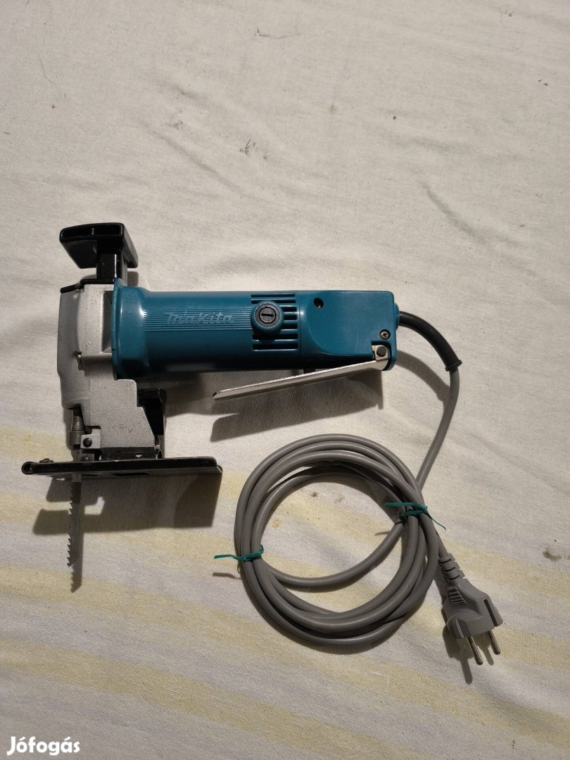 Makita JV 2000 dekopírfűrész