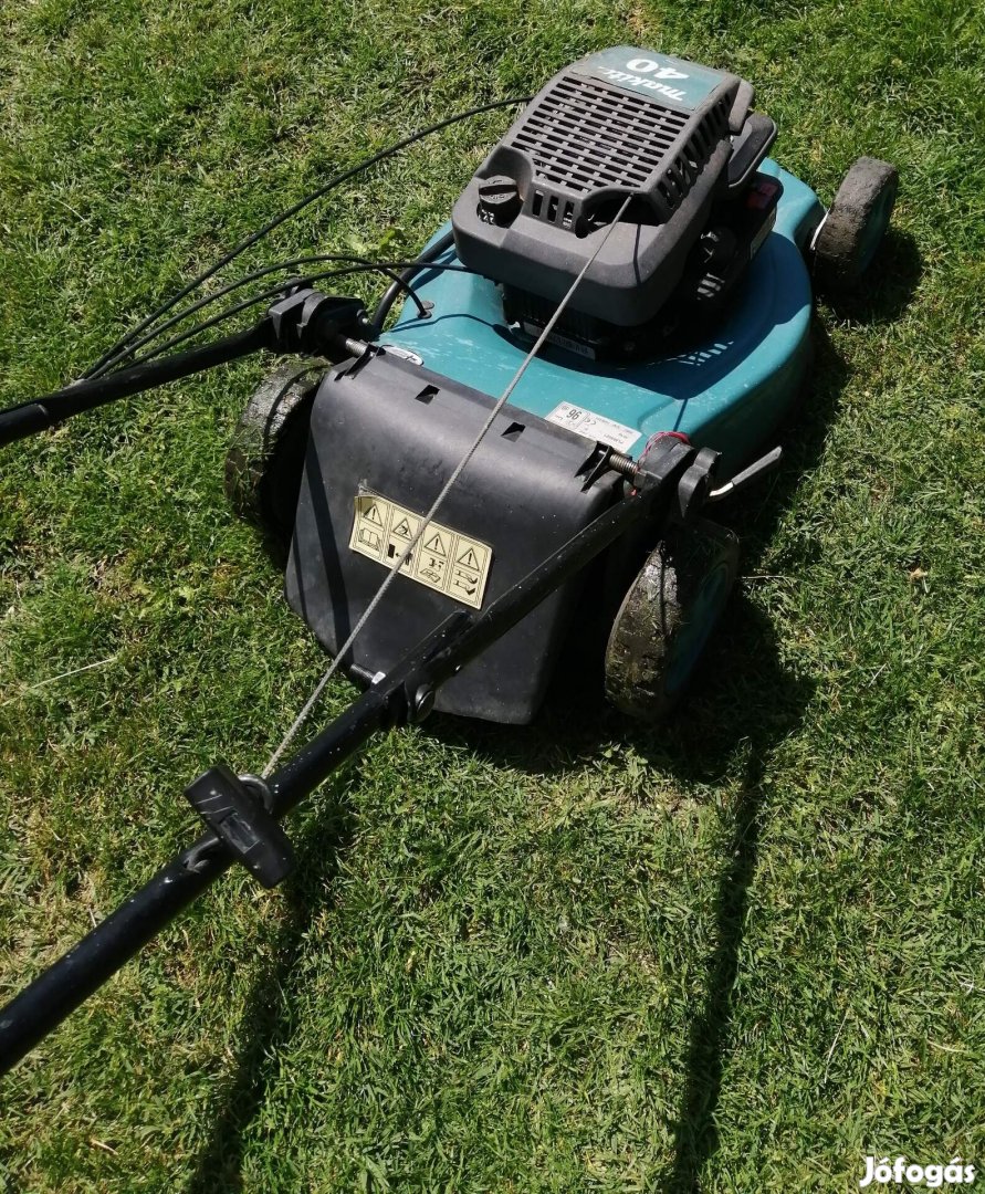 Makita PLM4601 fűnyíró.  Olvass el. 