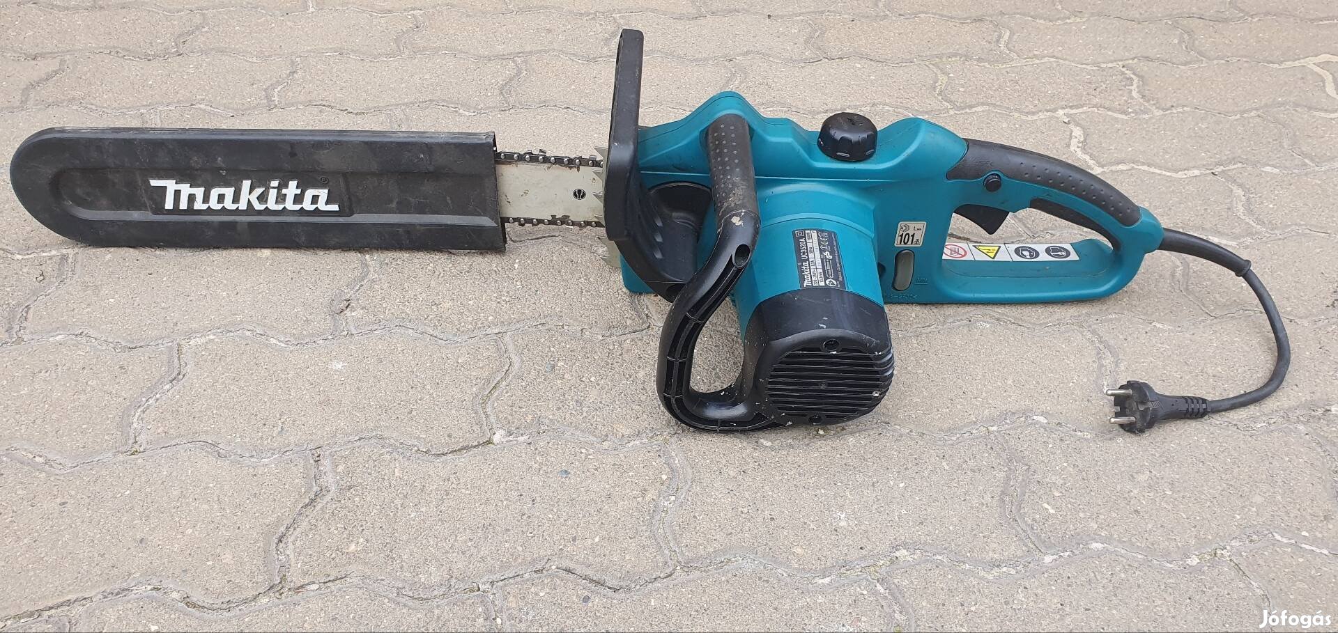 Makita UC3520A láncfűrész