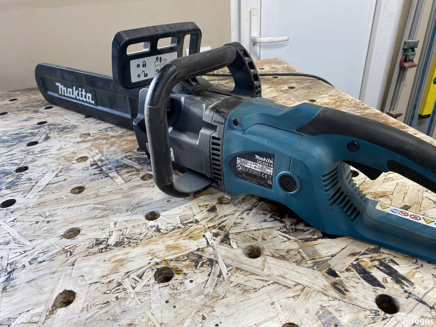 Makita elektromos láncfűrész UC4051A