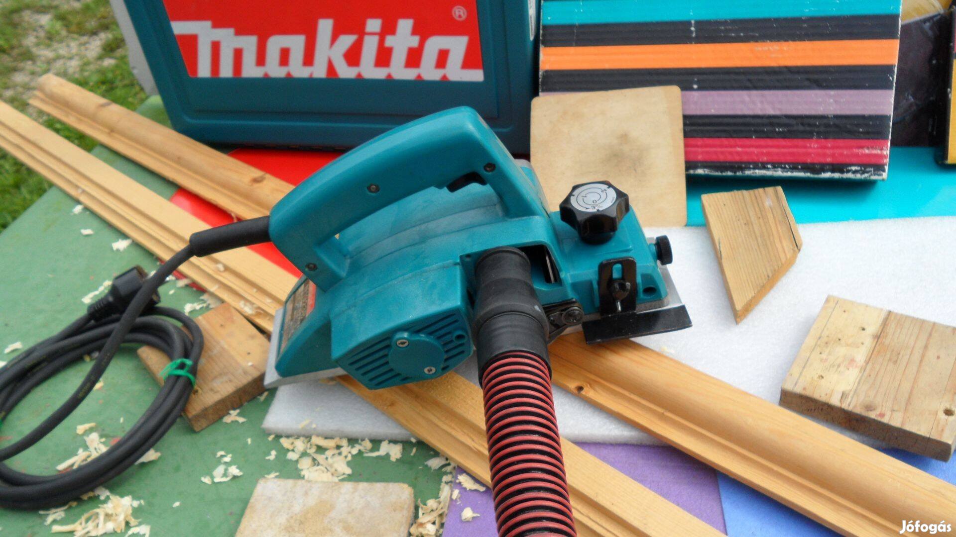 Makita kézi gyalugép + falcolási lehetőség, 0-30 mm Bosch lap, új áll