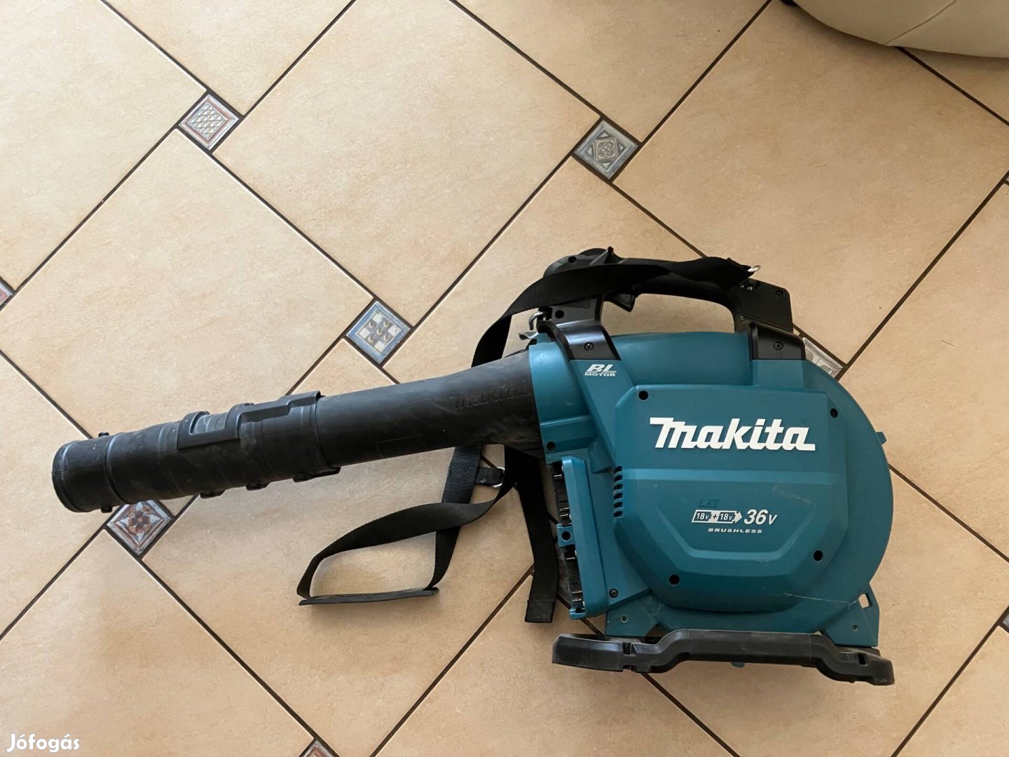 Makita lombfújó