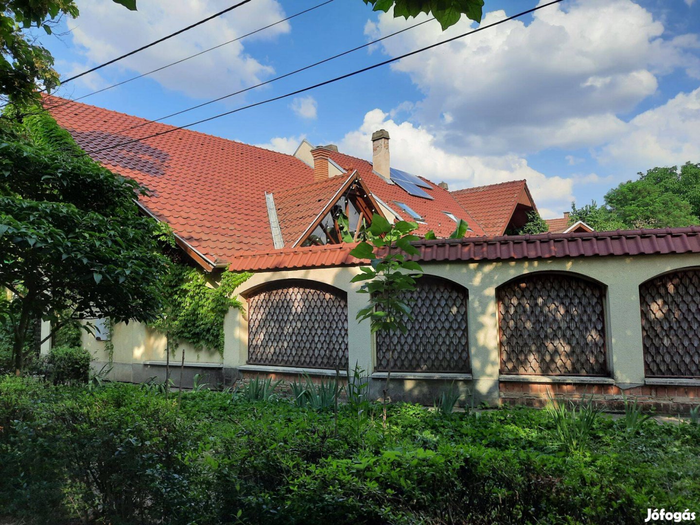 Makó Ráday utcán, volt Pallas családiház, vagy apartmanházként eladó