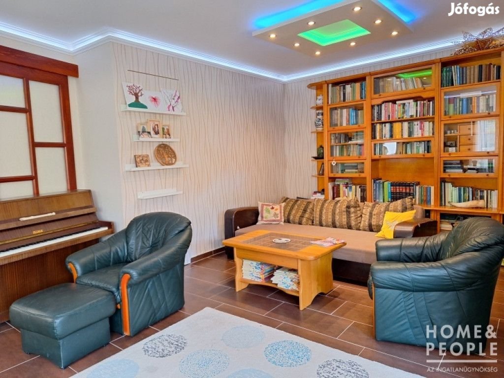Makó belvárosában családi ház eladó!
