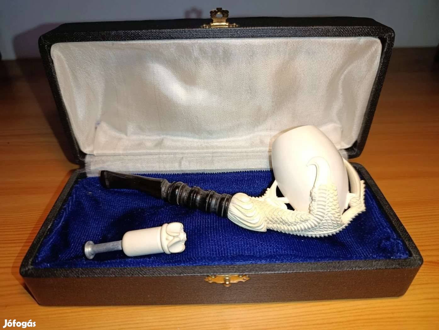 Makulátlan 1986 CB habkő szignózott saskarom tojással