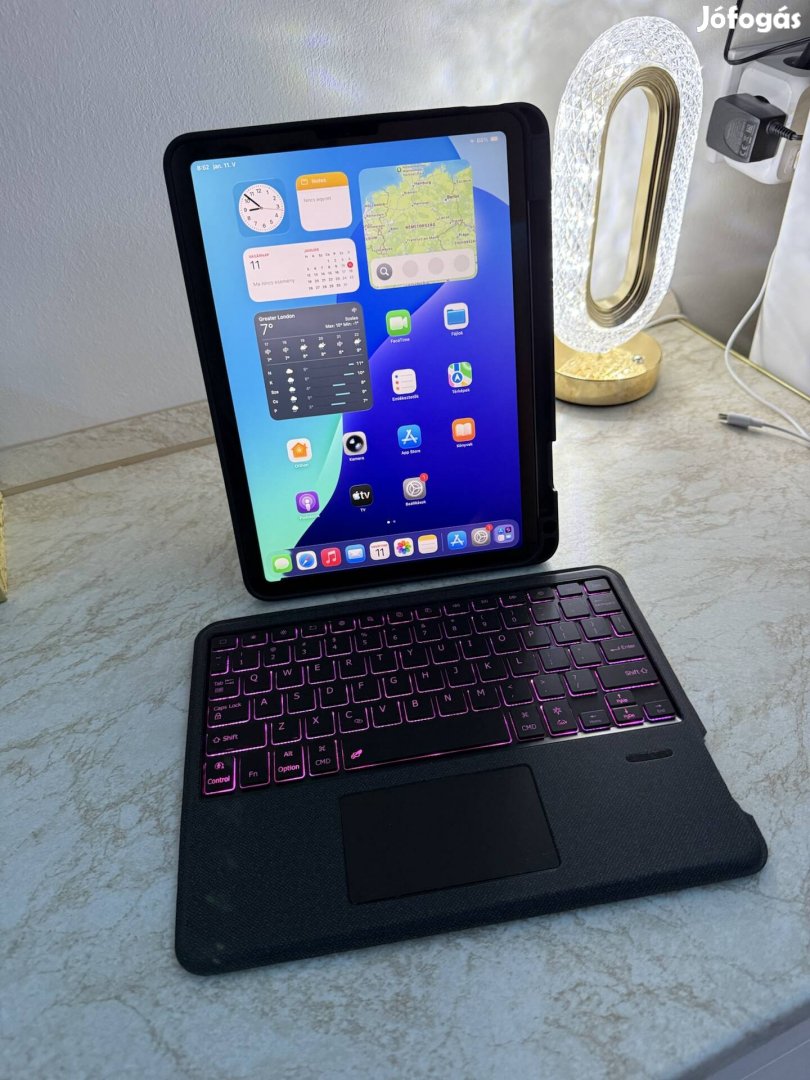 Makulátlan ipad Air 5 WiFi 64GB Billentyűzetes tok Üvegfólia