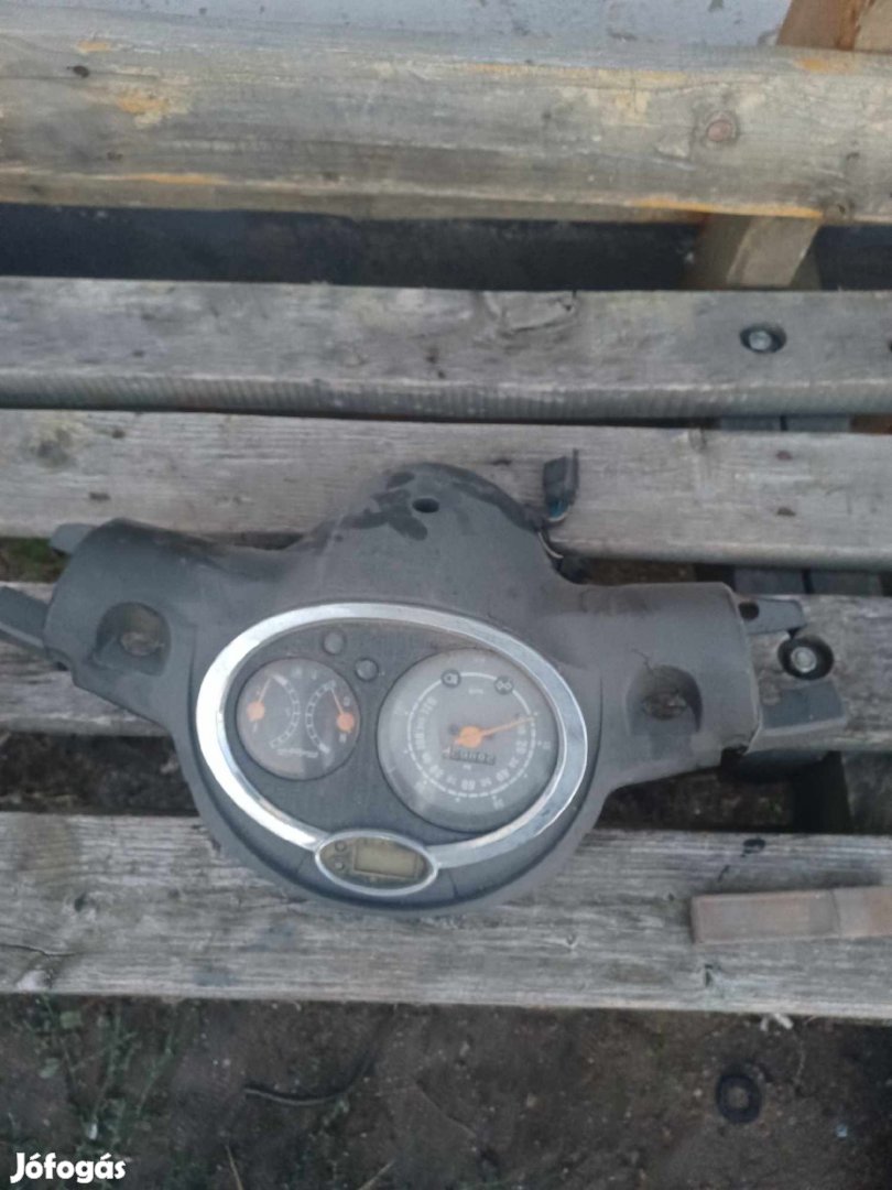 Malaguti Centro 125 km óra / műszerfal