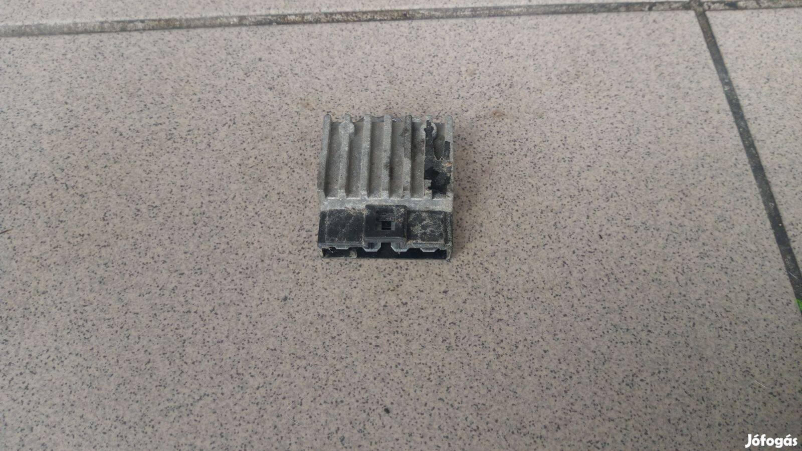 Malaguti Centro feszültség szabályzó