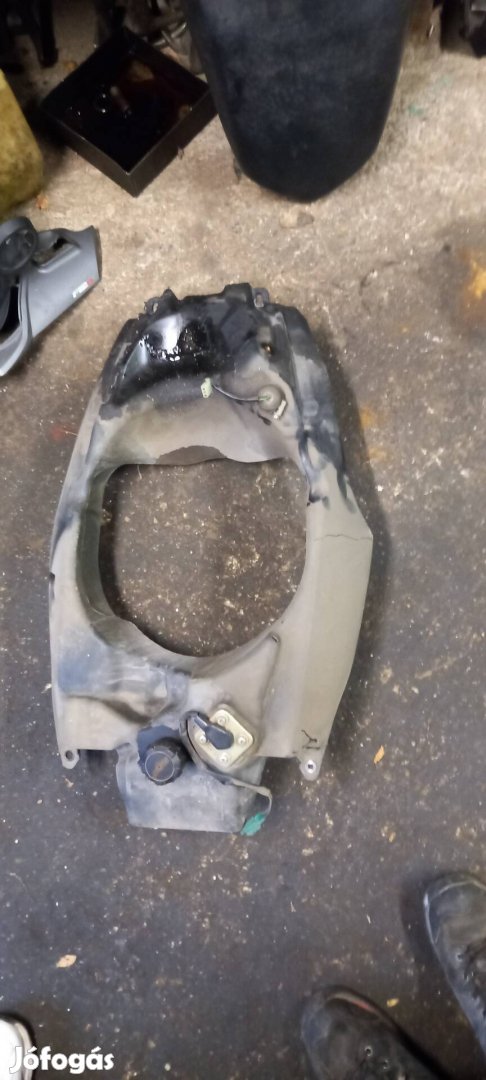 Malaguti F12 R Phantom R tank