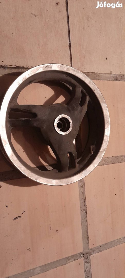 Malaguti F12 R dobos hátsókerék