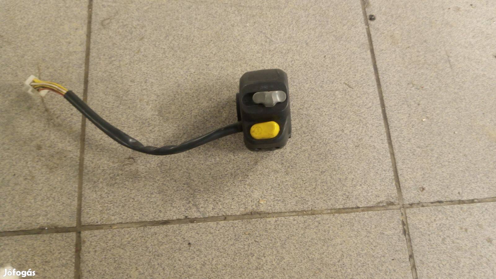 Malaguti F12 kormánykapcsoló jobbos