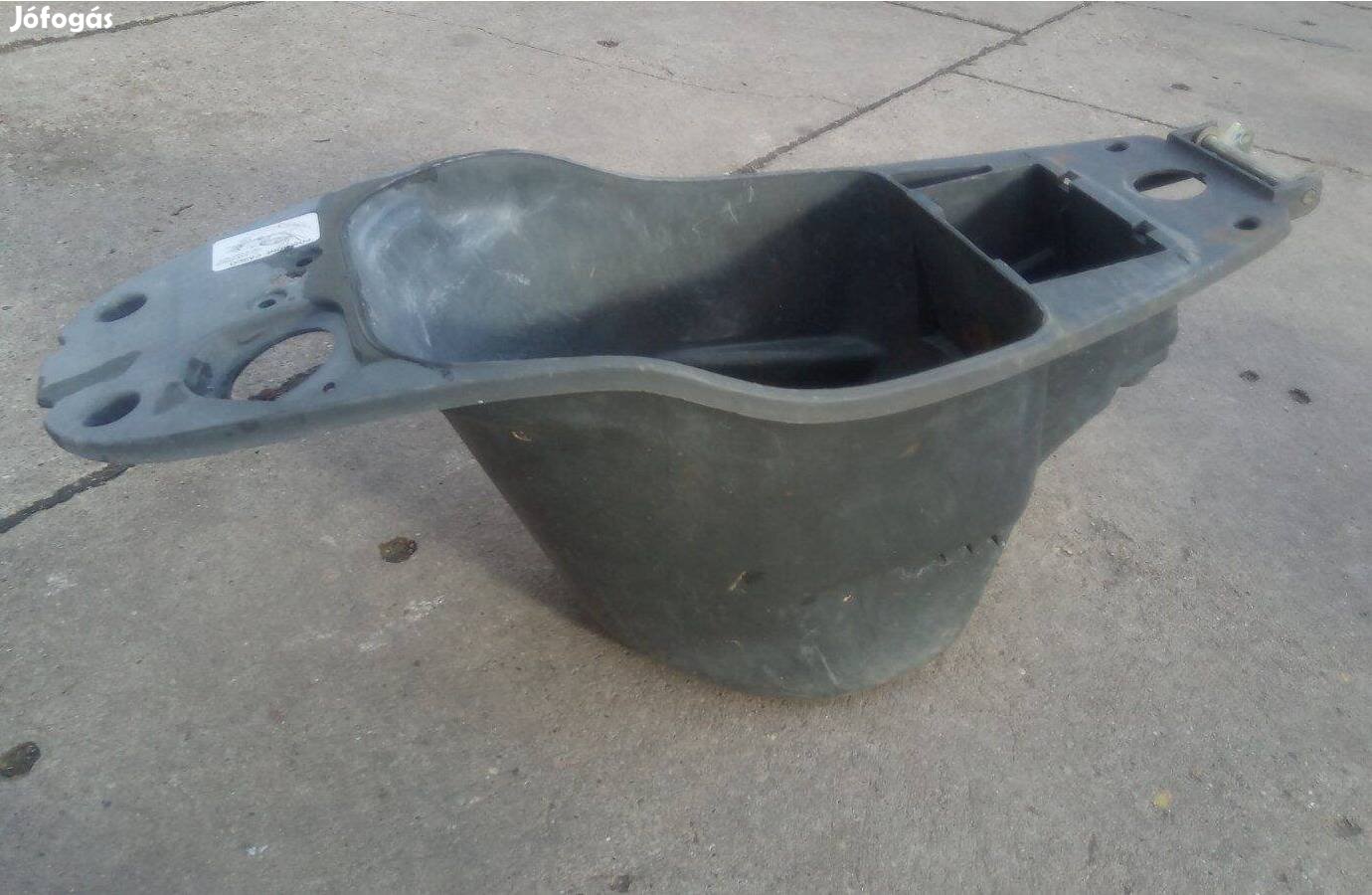 Malaguti F15 sisaktartó