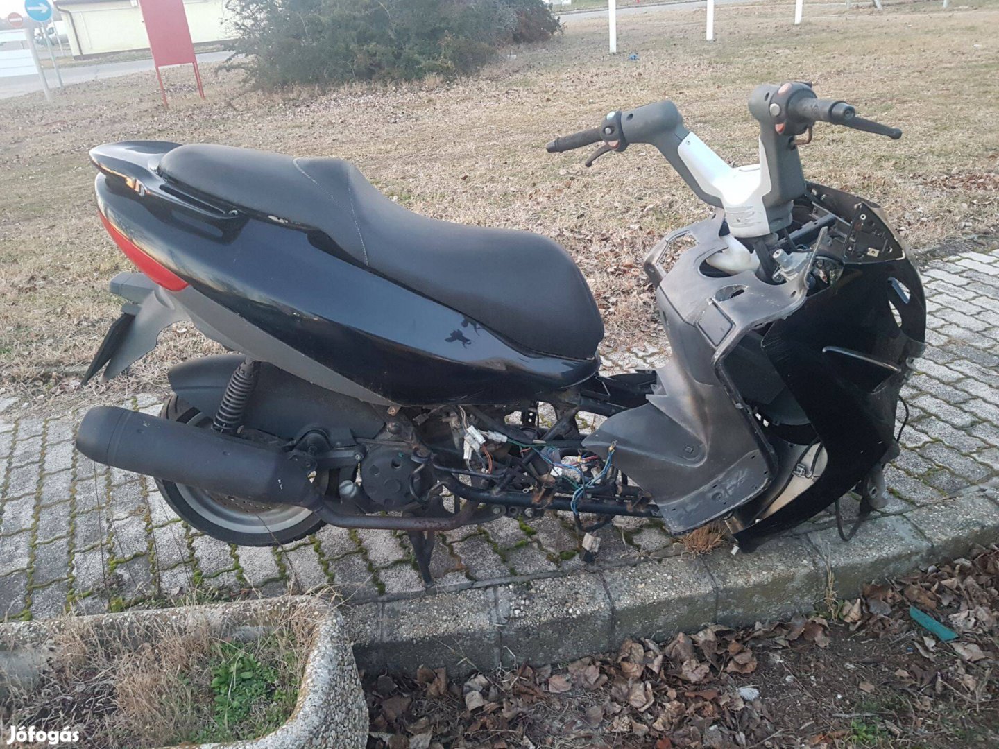 Malaguti Madison 125 nagyrobogó