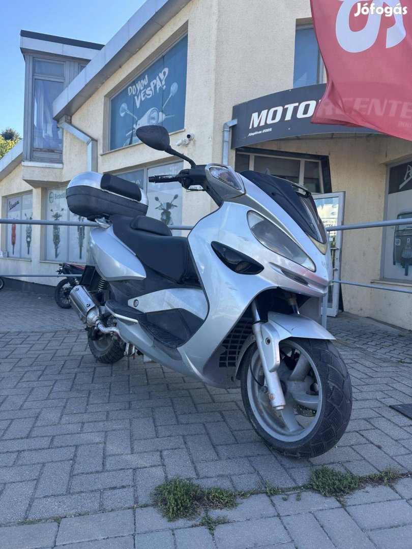 Malaguti Madison 250 Napi használatban/Múszakiv...