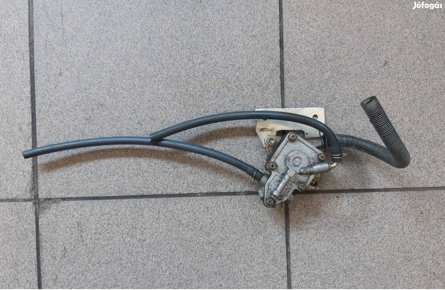 Malaguti Madison 250 benzin pumpa