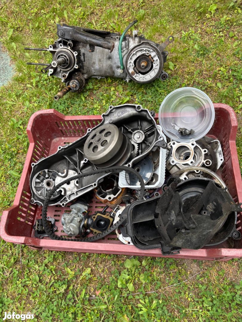 Malaguti f10 Robogó alkatrészek eladó