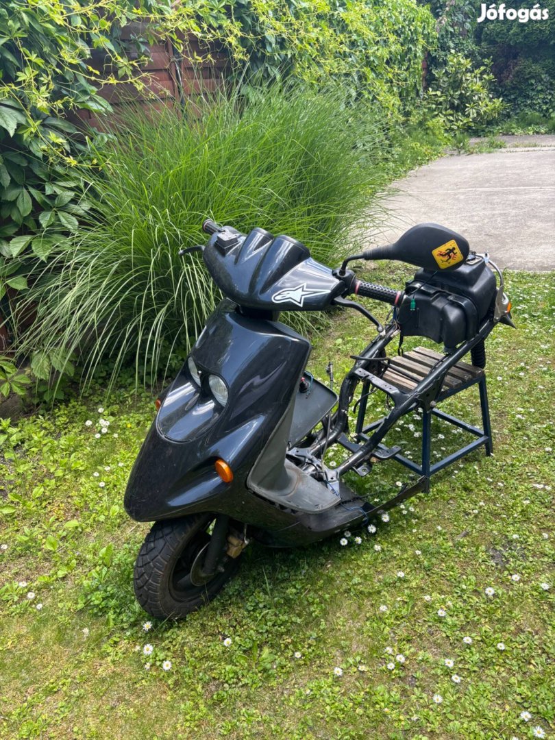 Malaguti f10 Robogó alkatrészek eladó