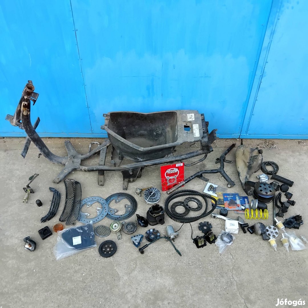 Malaguti f12 bontás, alkatrészek 