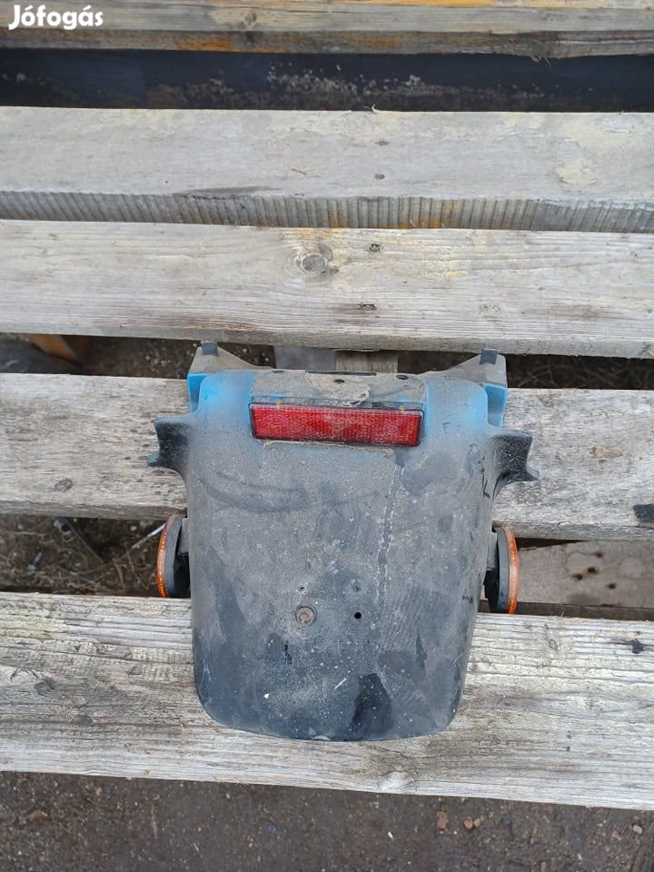 Malaguti f12 hátsó sárvédő