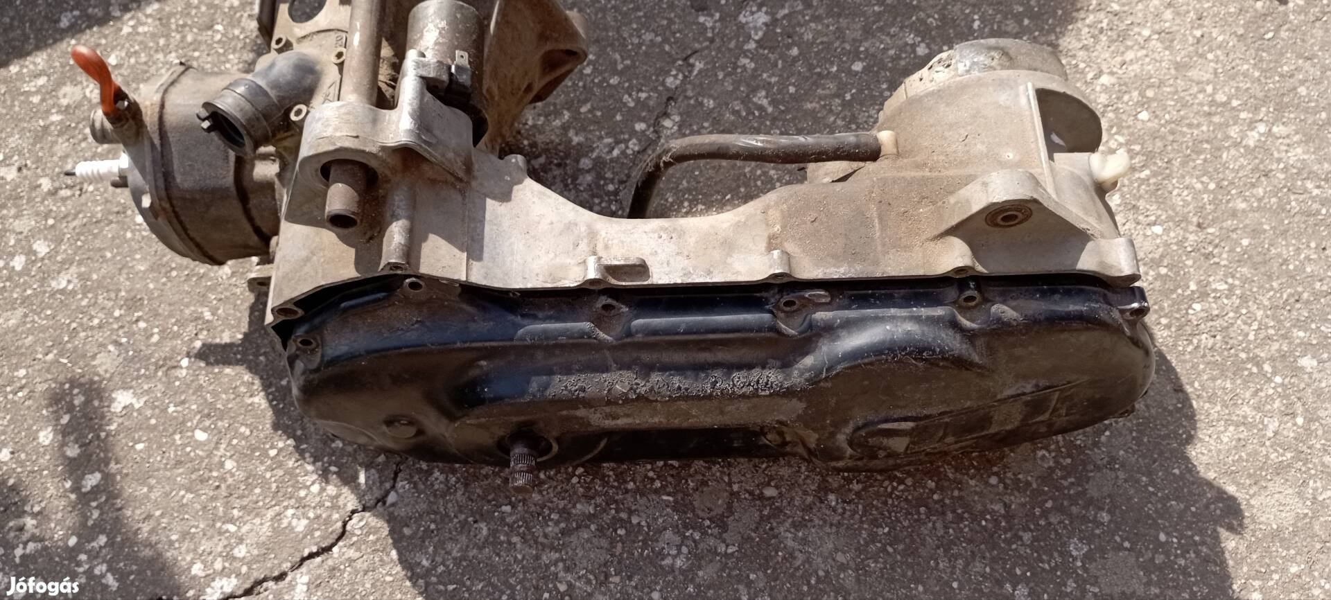Malaguti robogó blokk egyben eladó.